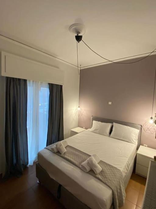 Pent House With Terrace Lägenhet Pireus Exteriör bild