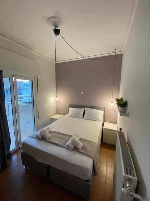 Pent House With Terrace Lägenhet Pireus Exteriör bild
